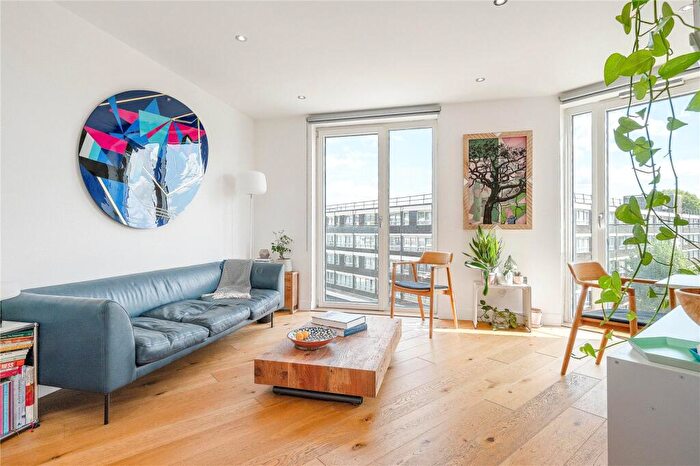 2 Bedroom Apartment For Sale In North Mill Apartments, Hackney, London, E8