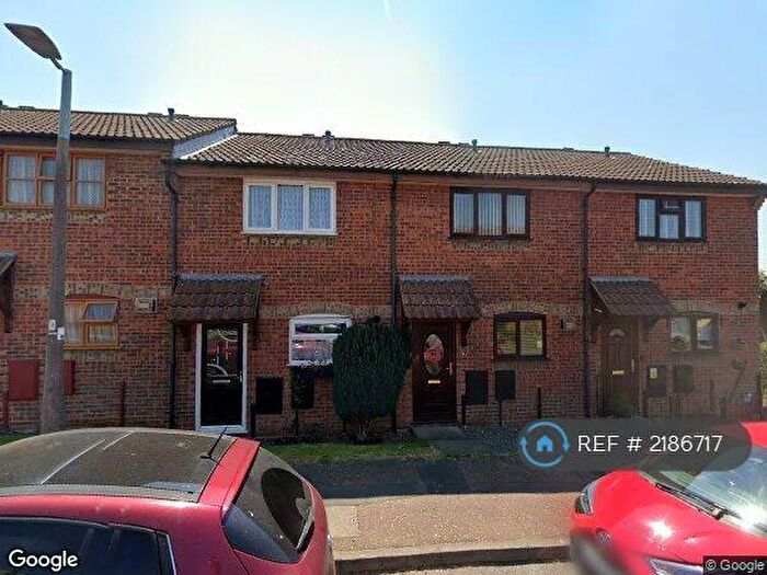 2 Bedroom Terraced House To Rent In Suffolk Avenue, Leigh-On-Sea, SS9