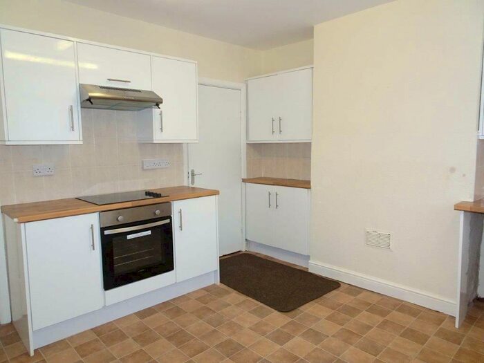 2 Bedroom End Of Terrace House To Rent In Clifton Grove, Clifton, S65