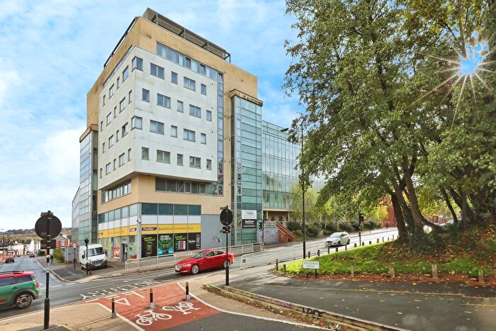 2 Bedroom Flat For Sale In Bramall Lane, Sheffield, S2