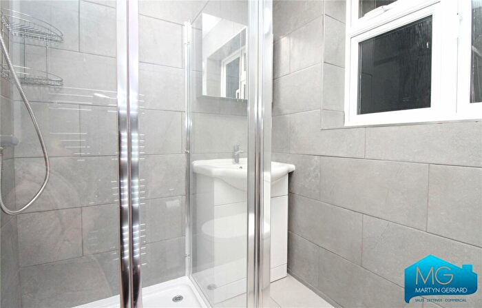 5 Bedroom Semi-Detached House To Rent In Wickliffe Avenue, London, N3