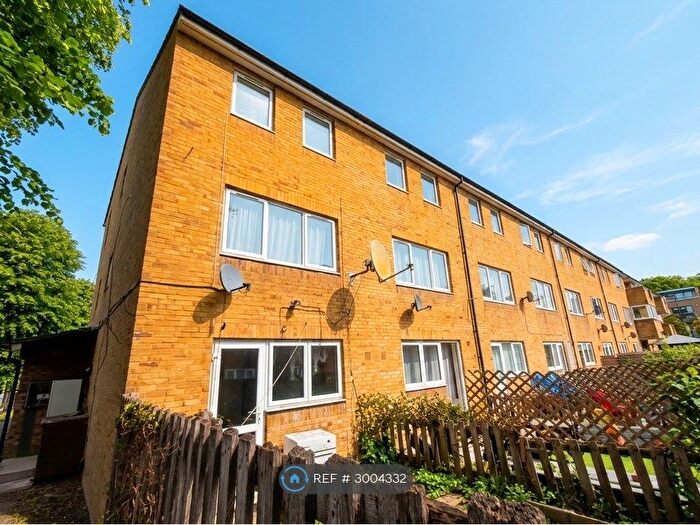 3 Bedroom End Terrace House To Rent In Montague Square, London, SE15