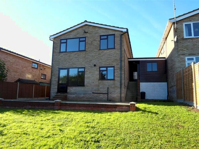 4 Bedroom Link Detached House To Rent In Radcliffe Drive, Ipswich, IP2