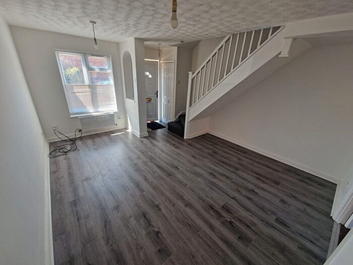 2 Bedroom Terraced House To Rent In Prestwick Close, Luton, LU2