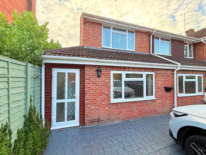 1 Bedroom Flat To Rent In Elsenwood Crescent, Camberley, GU15