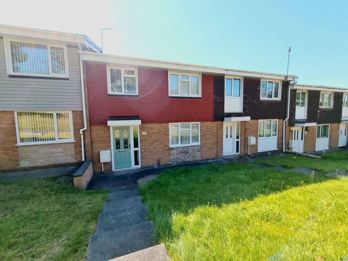 3 Bedroom House To Rent In Old Bridge Walk, Rowley Regis, B65