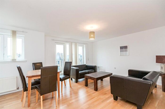 2 Bedroom Flat To Rent In Hermand Street, Edinburgh, EH11