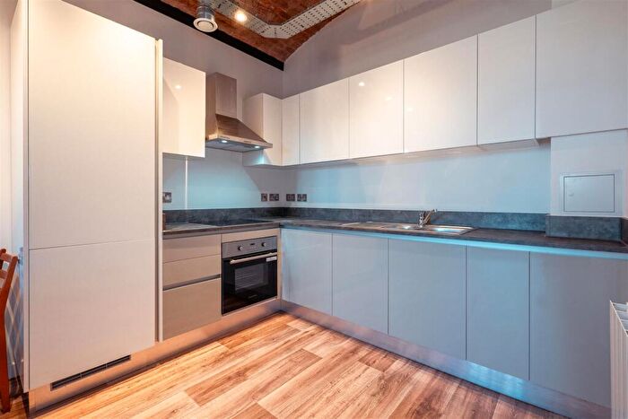 2 Bedroom Apartment For Sale In Water Street, Stockport, SK1