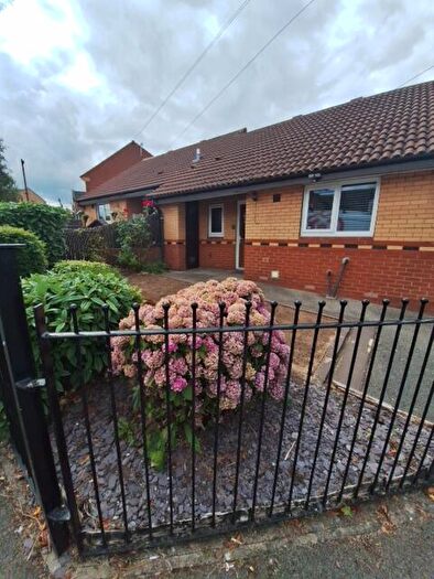1 Bedroom Semi-Detached Bungalow To Rent In Fretson Road, Sheffield, S2