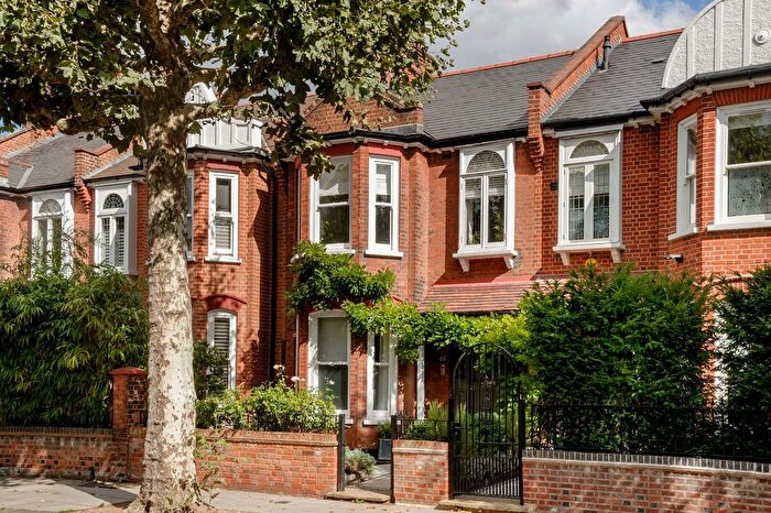 4 Bedroom Terraced House For Sale In Wallingford Avenue, London, W10