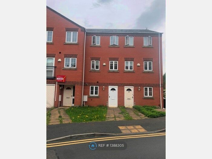 4 Bedroom Terraced House To Rent In Grants Yard, Burton-On-Trent, DE14