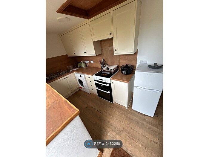 2 Bedroom Semi-Detached House To Rent In Hogarth Hill, Whitby, YO22