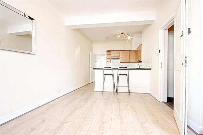 2 Bedroom Flat To Rent In King Edward Road, Waltham Cross, Hertfordshire, EN8