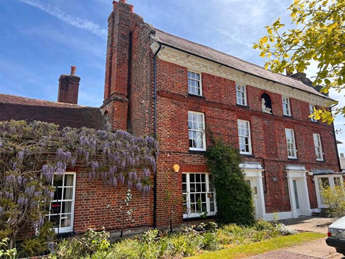 1 Bedroom Apartment To Rent In De Langle House Chartham, Canterbury, CT4