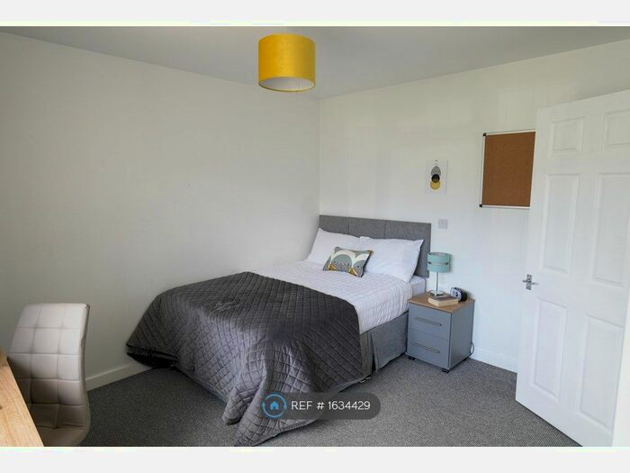 7 Bedroom End Of Terrace House To Rent In Scarborough Way, Coventry, CV4