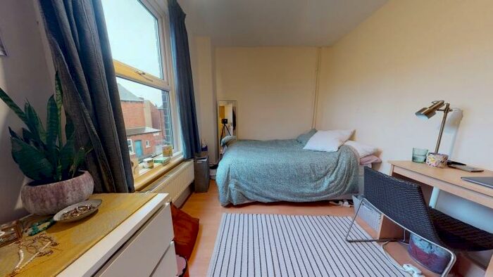 4 Bedroom End Of Terrace House To Rent In Royal Park Road, Hyde Park, Leeds, LS6