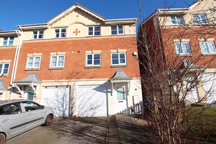 3 Bedroom Terraced House To Rent In Brockton Street, Northampton, NN2