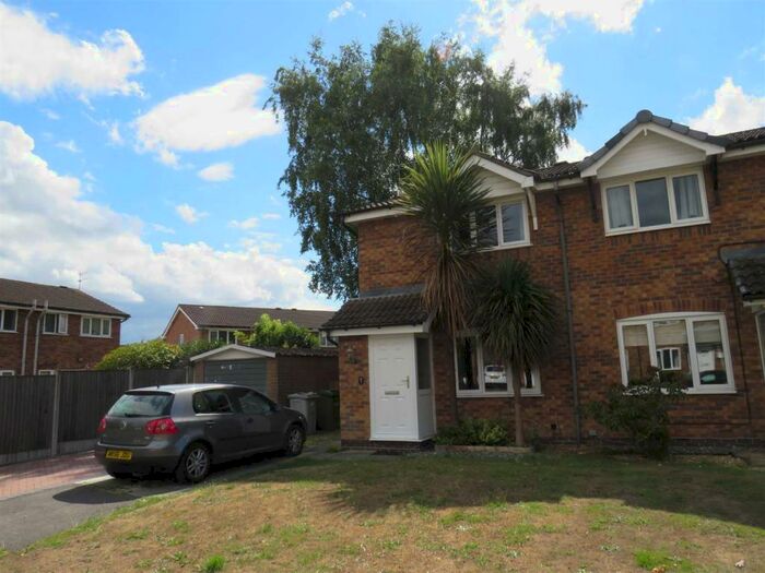 2 Bedroom Semi-Detached House To Rent In Dorchester Close, SK9