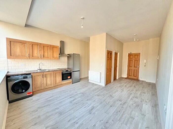 1 Bedroom Apartment To Rent In Southgate House, Wards End, Halifax, HX1