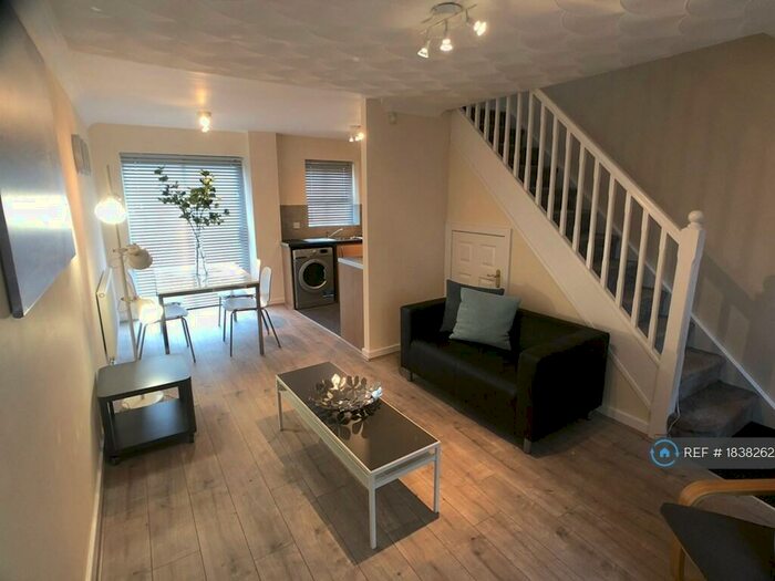 2 Bedroom End Of Terrace House To Rent In Heron Street, Manchester, M15