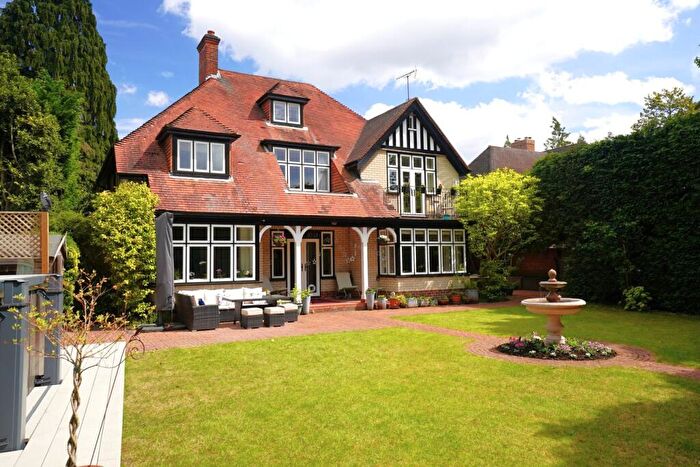 5 Bedroom Detached House For Sale In Belton Road, Camberley, GU15