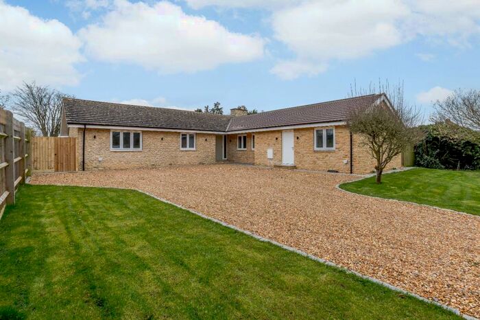 4 Bedroom Bungalow To Rent In The Butts, Aynho, Banbury, Oxfordshire, OX17