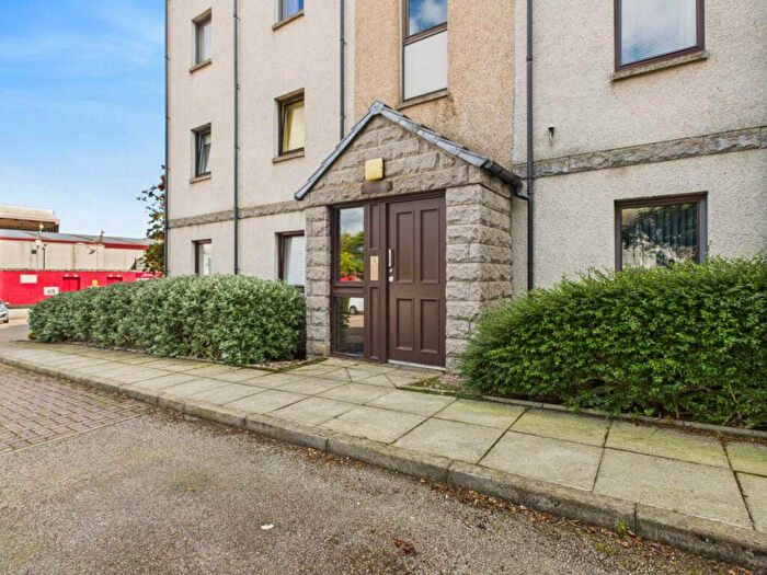 2 Bedroom Apartment For Sale In Ardarroch Close, Aberdeen, AB24