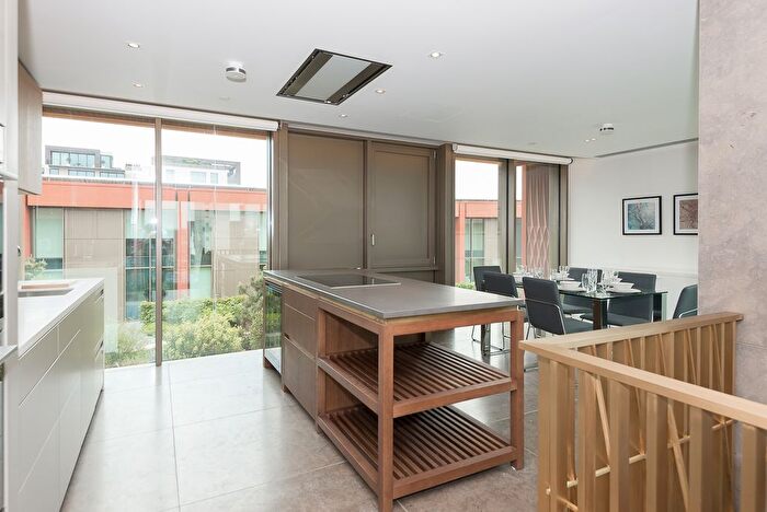 3 Bedroom Town House To Rent In Tapestry Apartments, Canal Reach, Kings Cross, N1C