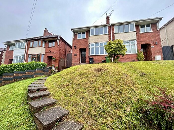 3 Bedroom House To Rent In Kingswinford Road, Dudley, DY1