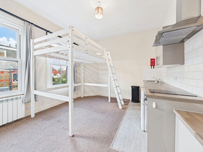 Studio To Rent In Cowper Road, Worthing, BN11