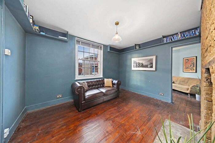 2 Bedroom Flat For Sale In Hannibal Road, Stepney, London, E1