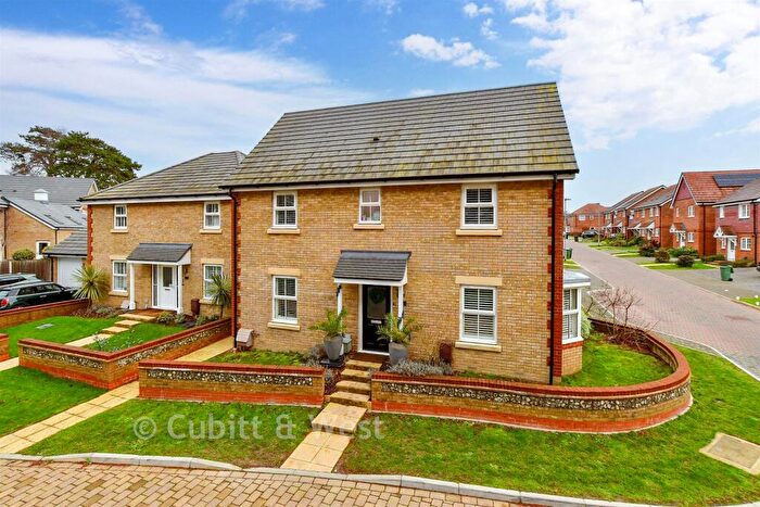 3 Bedroom Detached House For Sale In Billsborough Lane, Fontwell, Arundel, West Sussex, BN18