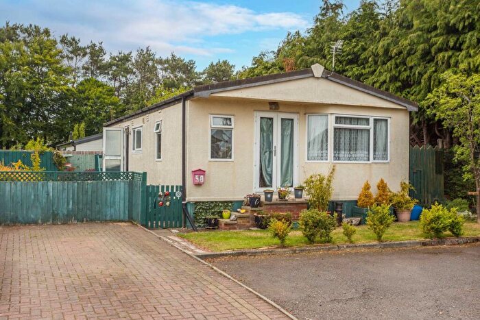 3 Bedroom Park Home For Sale In Annsmuir Caravan Park, Ladybank, Cupar, KY15