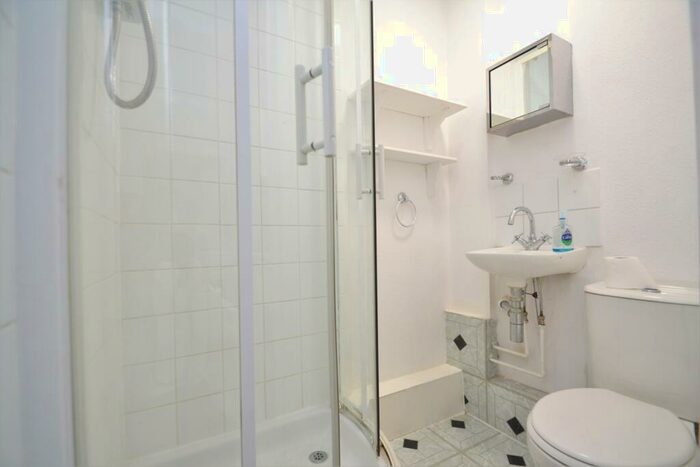 Flat To Rent In George Lane London, SE13