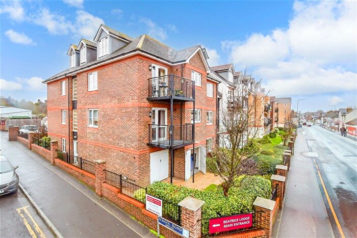 1 Bedroom Flat For Sale In Canterbury Road, Sittingbourne, Kent, ME10