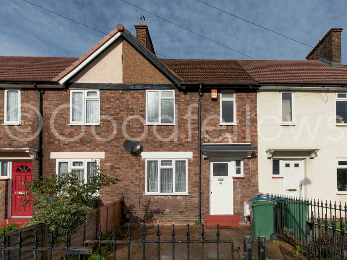 3 Bedroom House To Rent In Steers Mead, Mitcham, Surrey, CR4