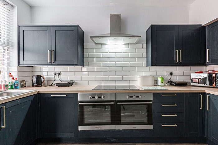 7 Bedroom Terraced House To Rent In Blenheim Road, Liverpool, L18