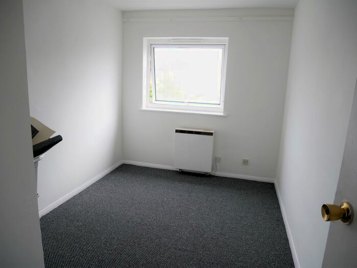 2 Bedroom Flat To Rent In Falling Lane, West Drayton, UB7