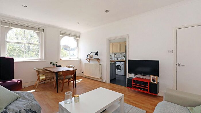 1 Bedroom Flat To Rent In Kensington Gardens Square, Bayswater, W2