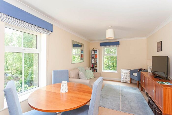 1 Bedroom Apartment To Rent In Coxs Ground, Summertown, OX2