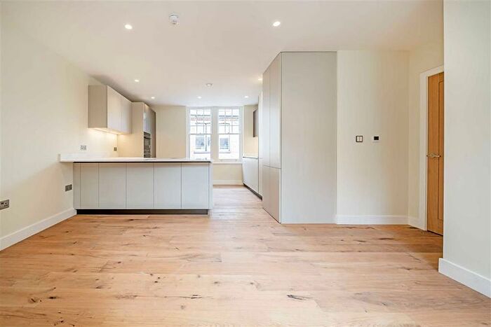 2 Bedroom Flat To Rent In Marylebone Lane, Marylebone, W1U