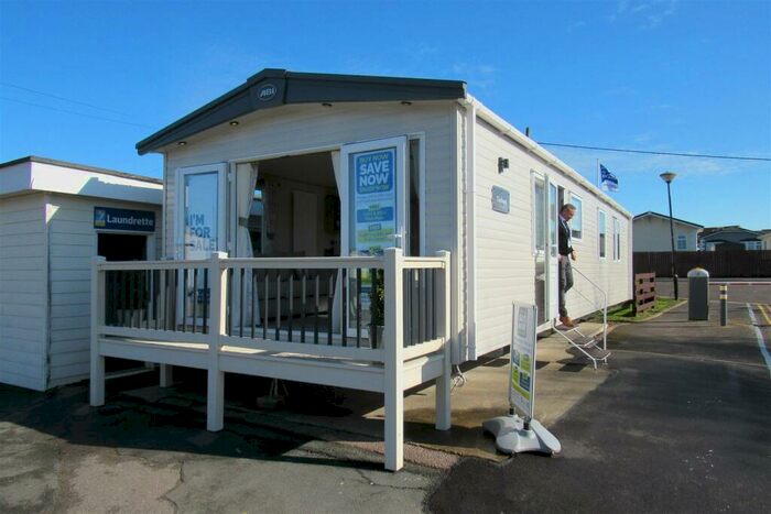 Park Home For Sale In Faversham Road, Seasalter, Whitstable, CT5