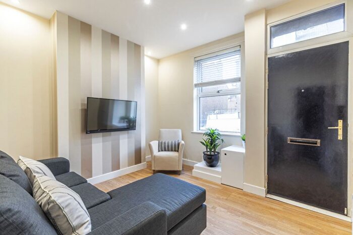 4 Bedroom Terraced House To Rent In Kings Avenue, Leeds, West Yorkshire, LS6