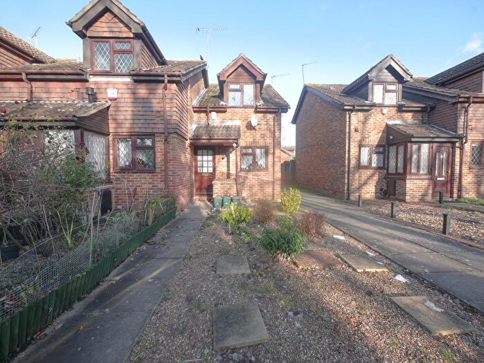 1 Bedroom End Of Terrace House To Rent In Glencoe Road, Yeading, Hayes, UB4