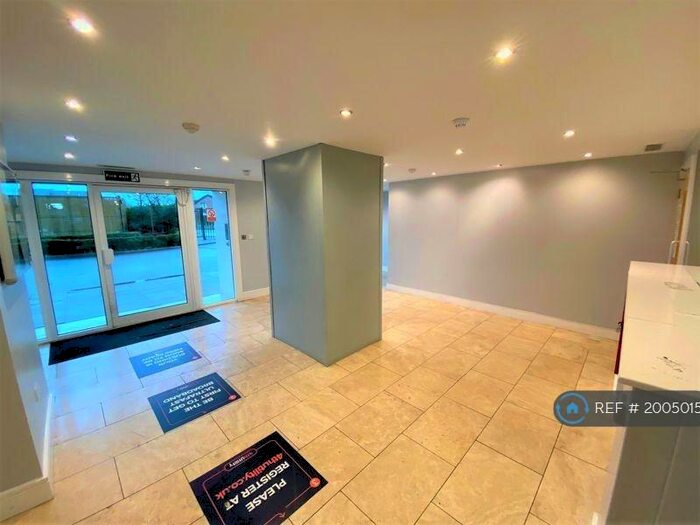 2 Bedroom Flat To Rent In City View, Salford, M7