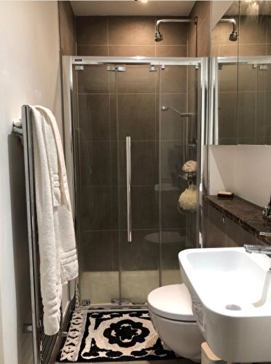 Maisonette To Rent In Upper Street, Islington, N1