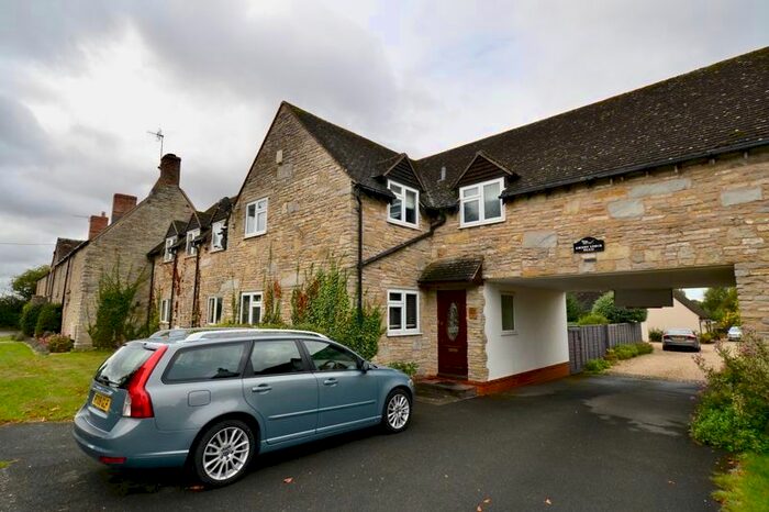 3 Bedroom Semi-Detached House For Sale In East Side, North Littleton, Evesham, WR11