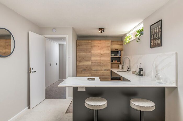 1 Bedroom Flat To Rent In Holmes Court, Carlisle Avenue, St. Albans, AL3