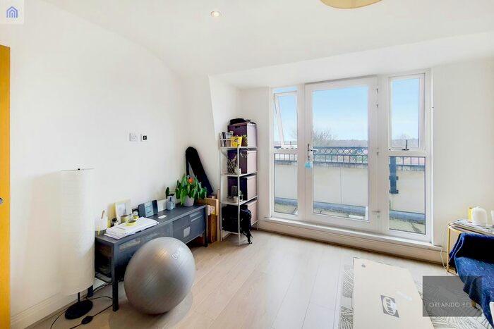 1 Bedroom Flat To Rent In Wadham Mews, East Sheen, SW14