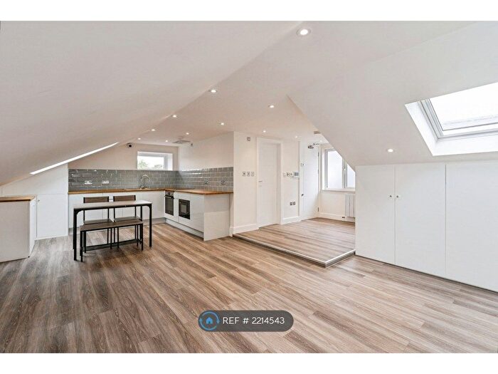 1 Bedroom Flat To Rent In High Street, Barnet, EN5